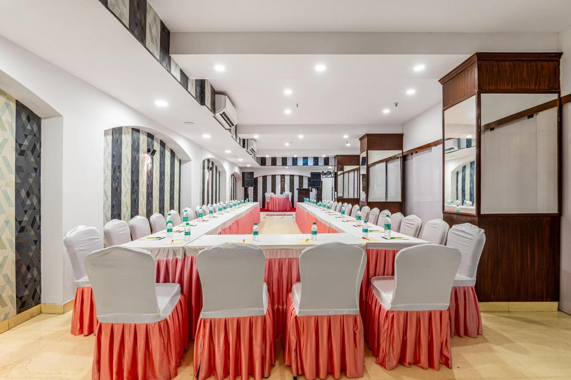 Hotel Nice Palace Delhi  Bagian luar foto