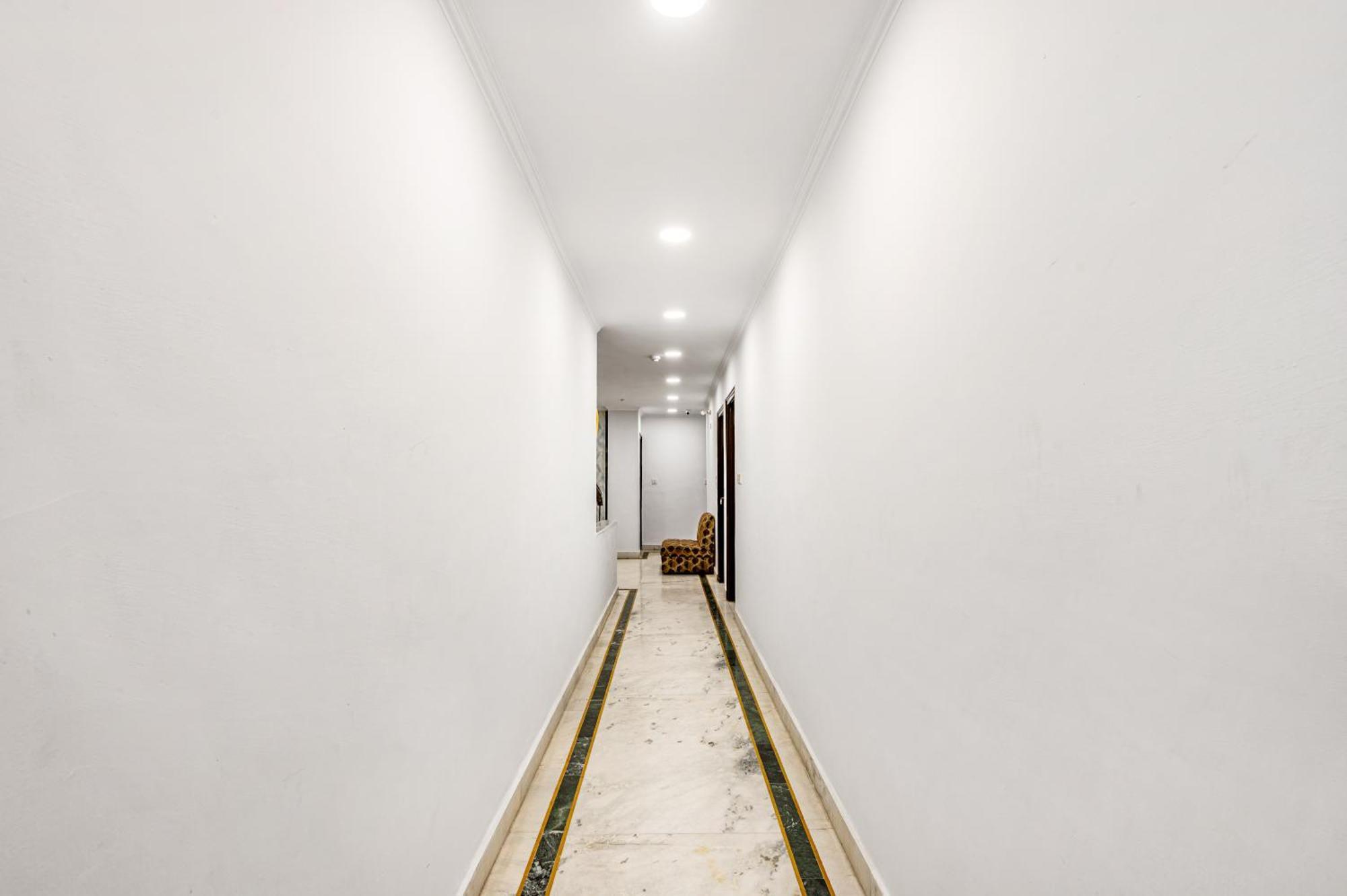 Hotel Nice Palace Delhi  Bagian luar foto