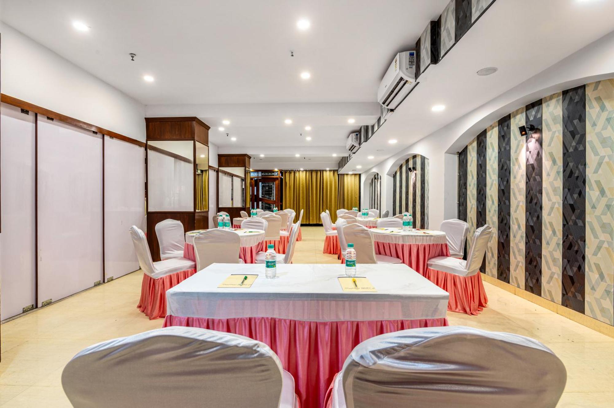 Hotel Nice Palace Delhi  Bagian luar foto