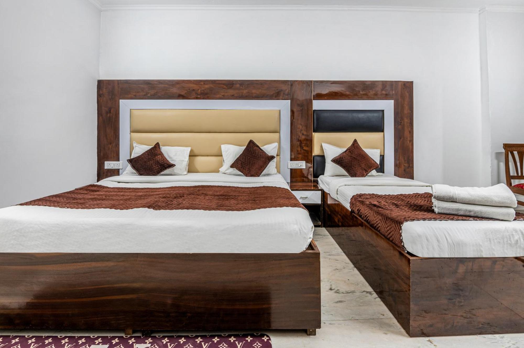 Hotel Nice Palace Delhi  Bagian luar foto
