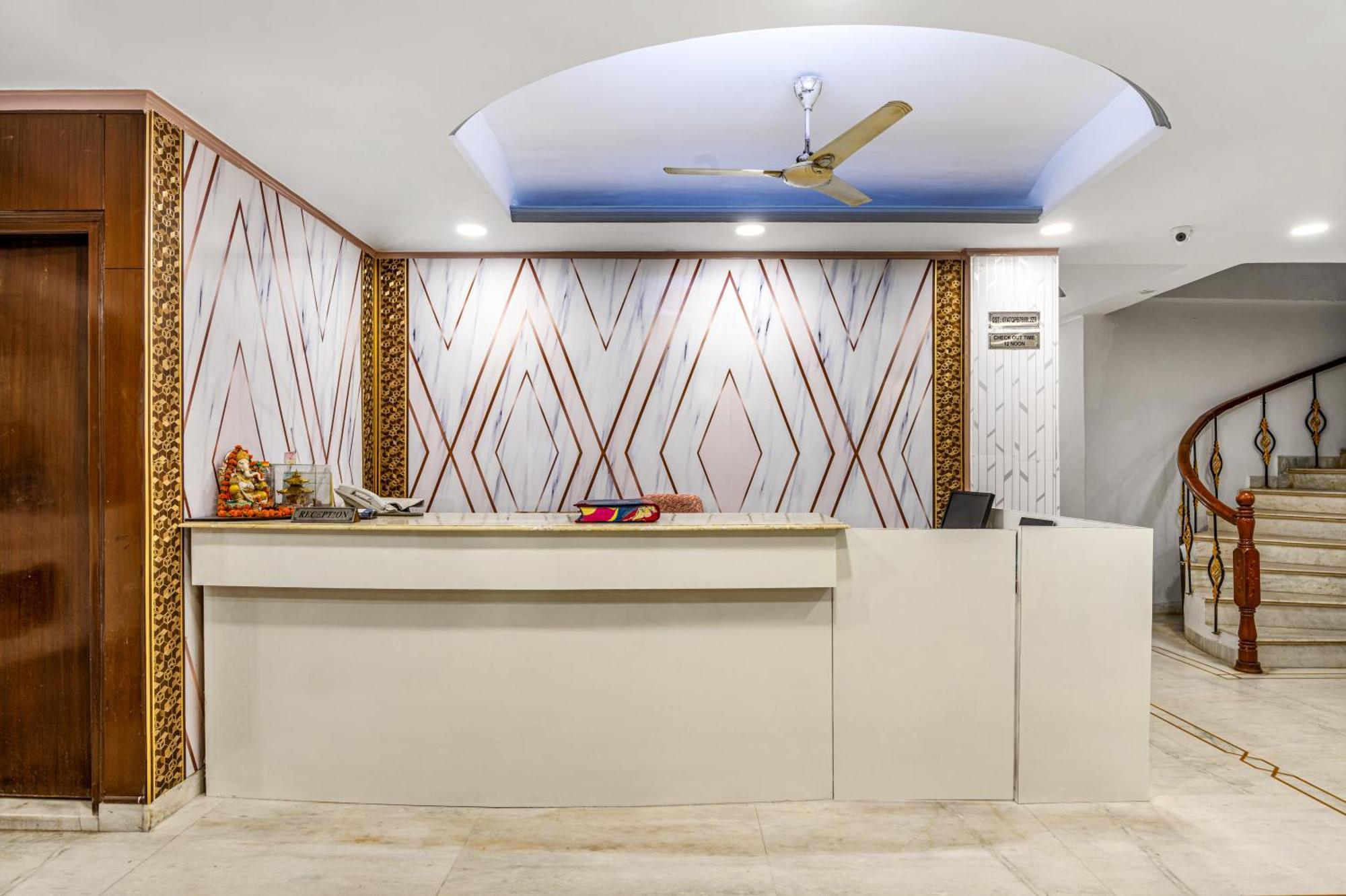 Hotel Nice Palace Delhi  Bagian luar foto