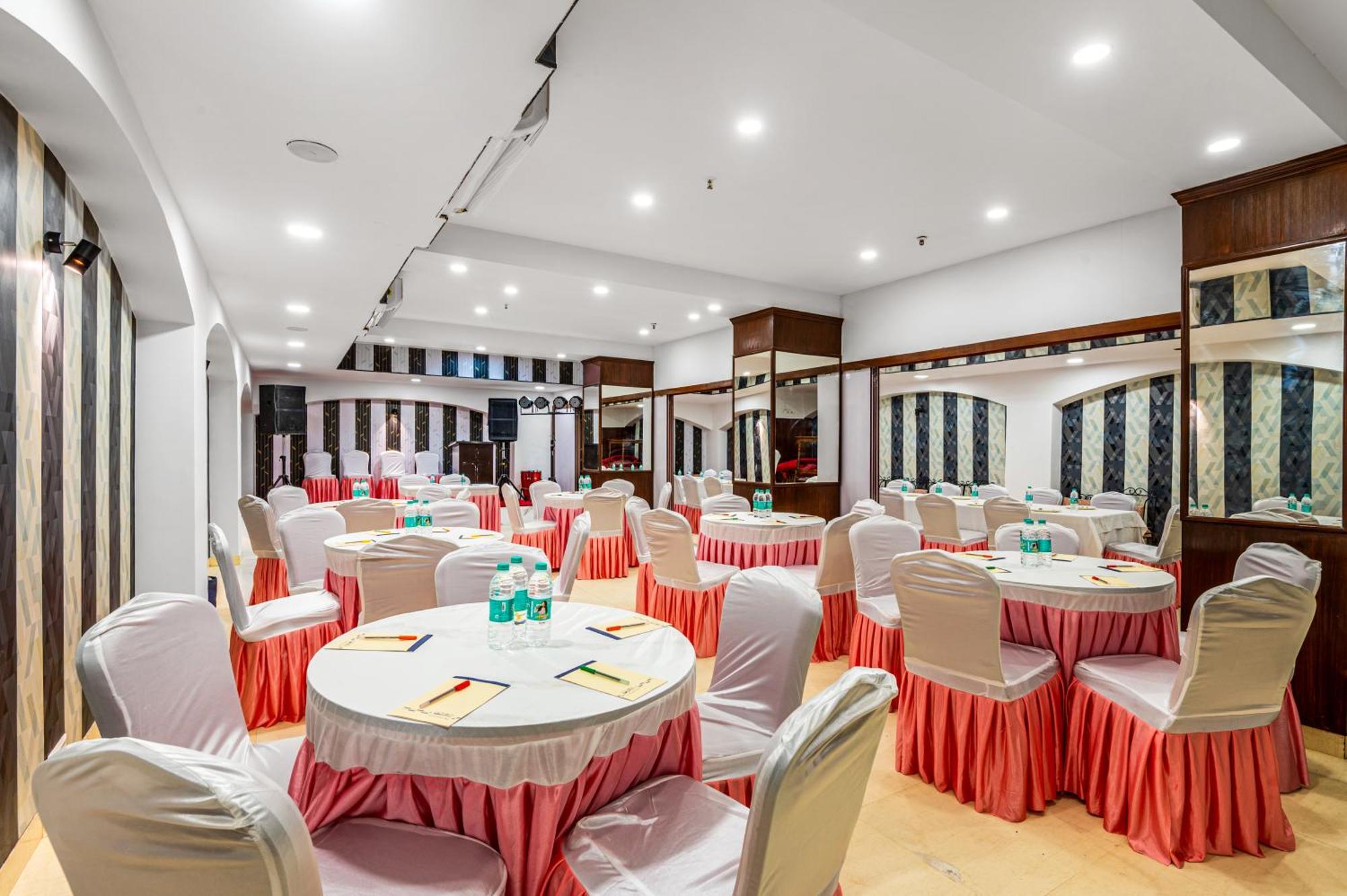Hotel Nice Palace Delhi  Bagian luar foto