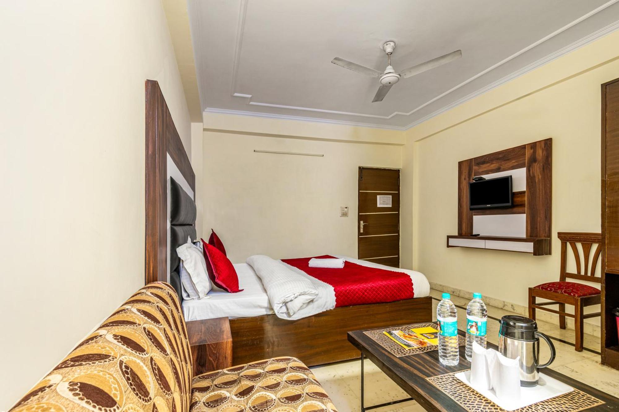 Hotel Nice Palace Delhi  Bagian luar foto