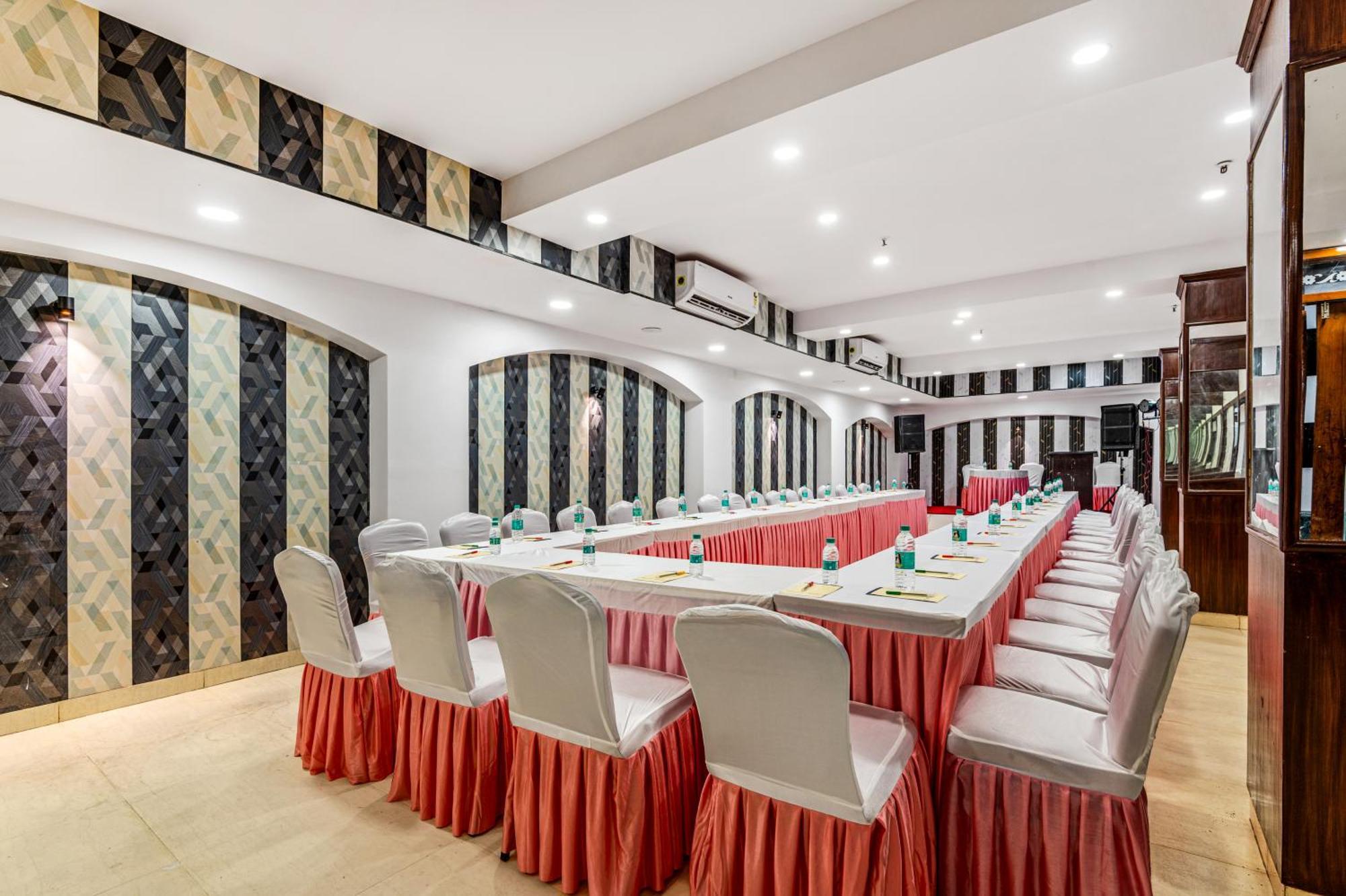 Hotel Nice Palace Delhi  Bagian luar foto
