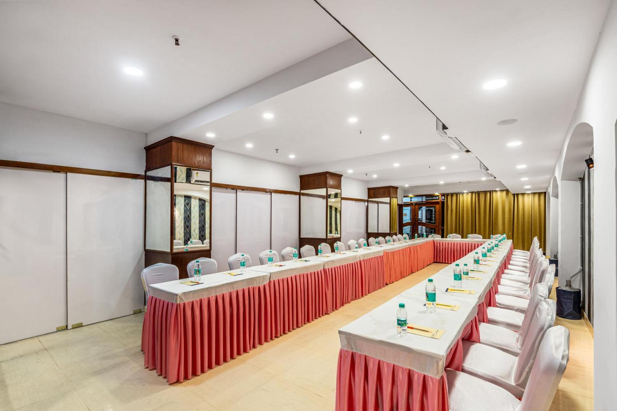Hotel Nice Palace Delhi  Bagian luar foto