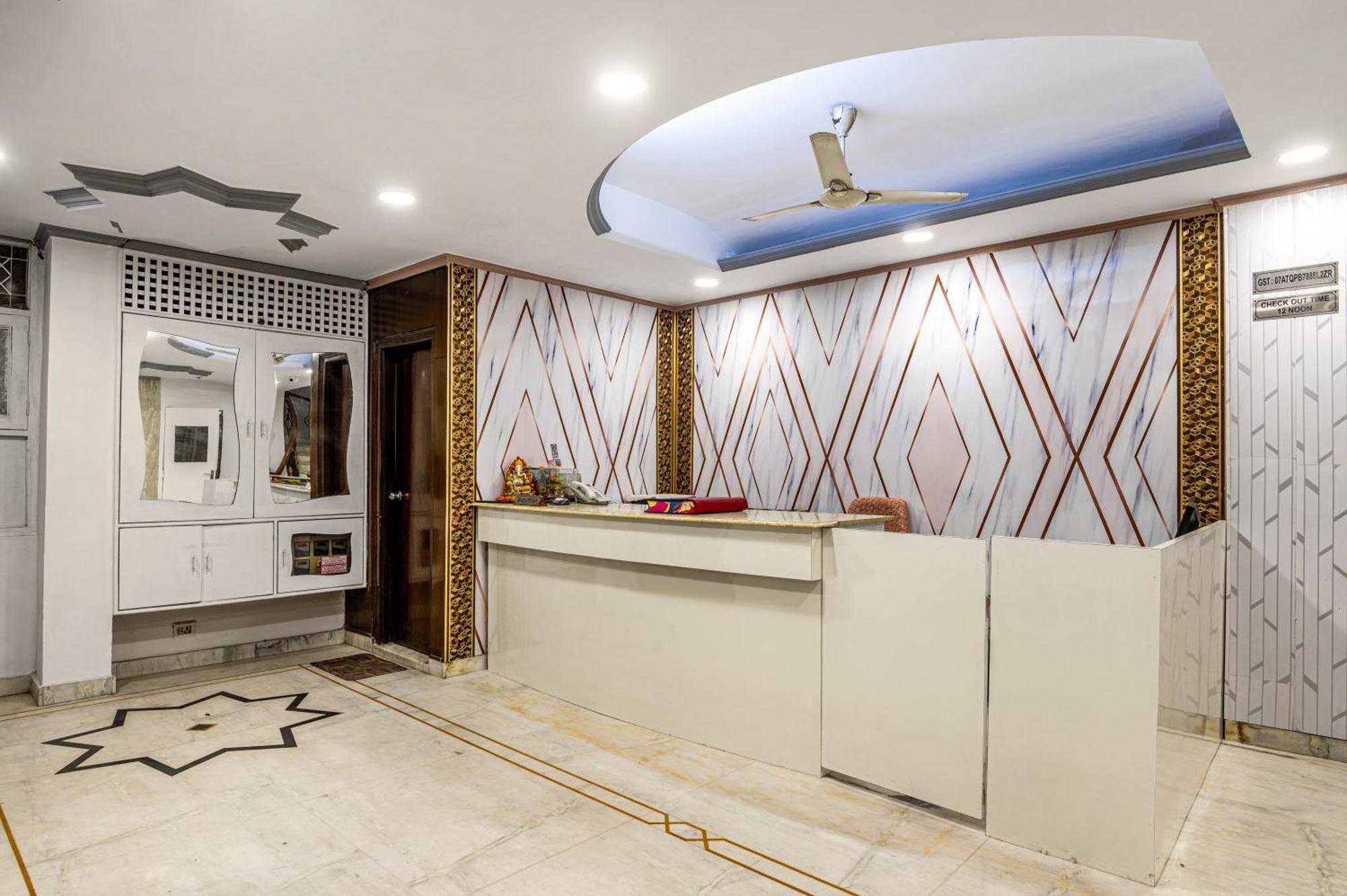Hotel Nice Palace Delhi  Bagian luar foto