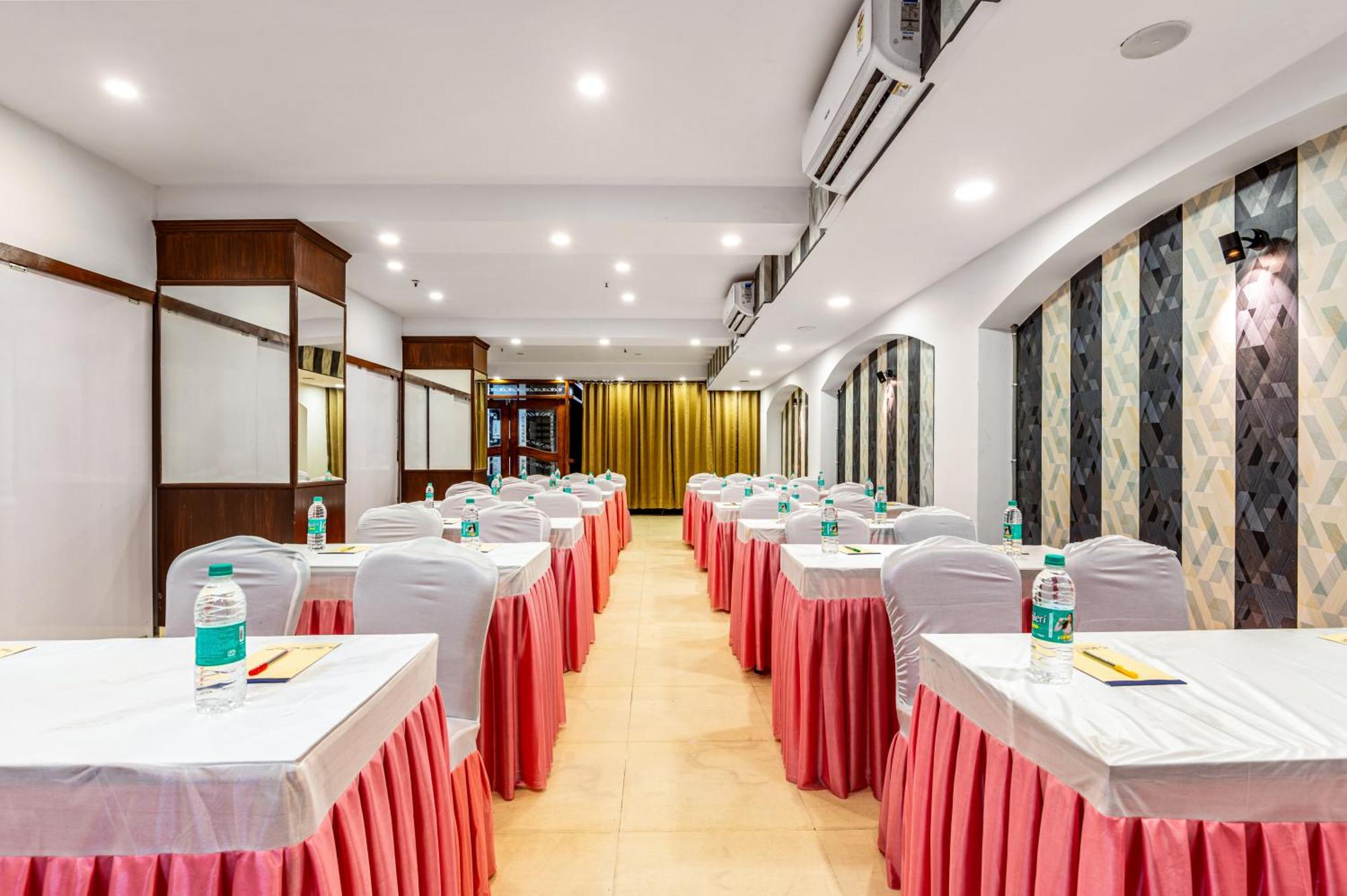 Hotel Nice Palace Delhi  Bagian luar foto