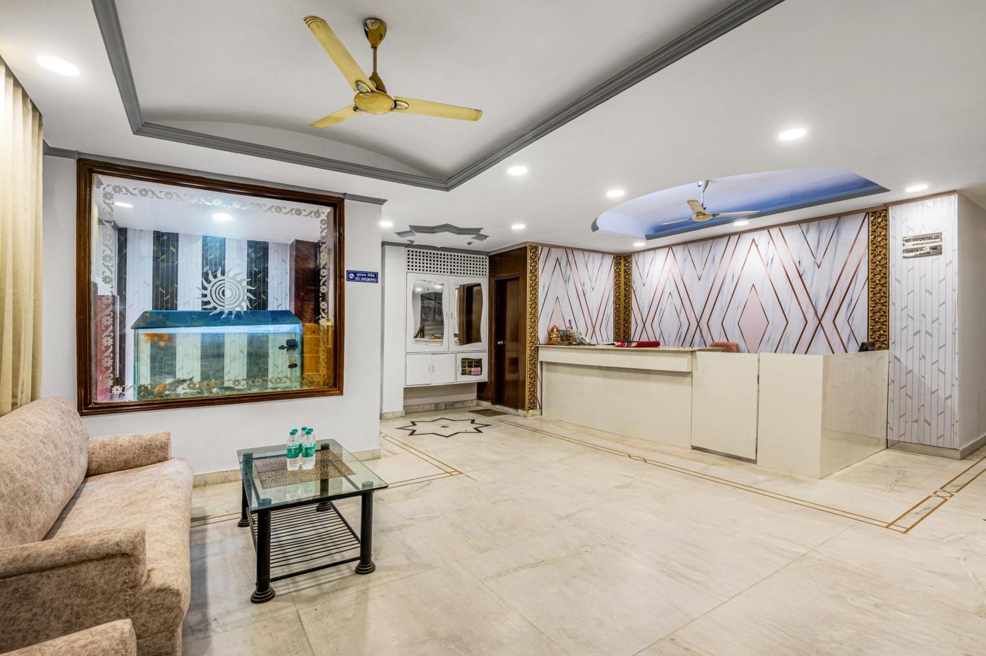 Hotel Nice Palace Delhi  Bagian luar foto