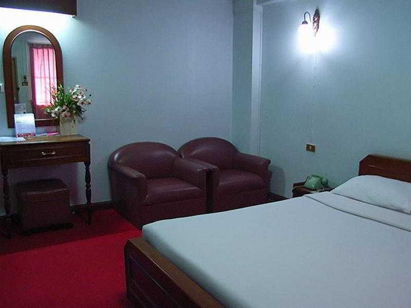 Hotel Nice Palace Delhi  Bagian luar foto